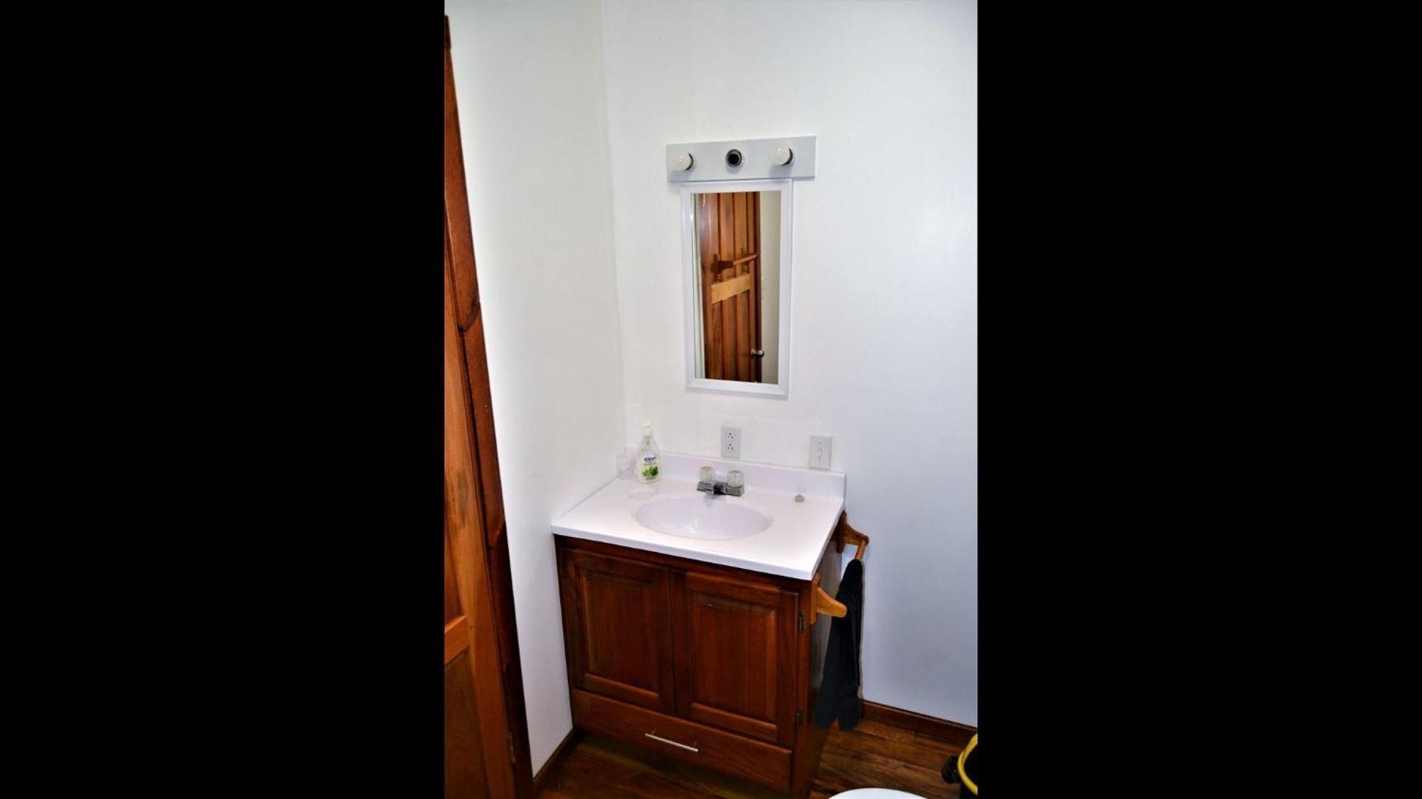 Iguana Roost Tourism Gold Standard Fully Equipped Two Bedroom Cabin San Ignacio Bagian luar foto