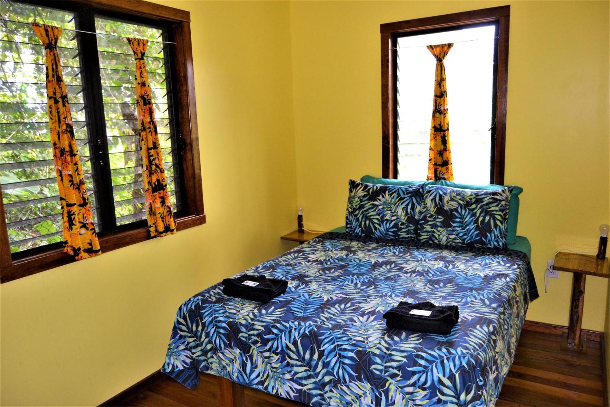 Iguana Roost Tourism Gold Standard Fully Equipped Two Bedroom Cabin San Ignacio Bagian luar foto